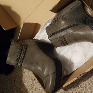 JBU by Jambu "Merlot" Booties